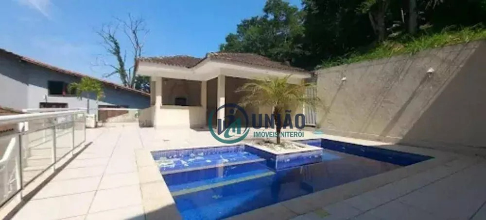 Casa de Condomínio à venda com 3 quartos, 300m² - Foto 3