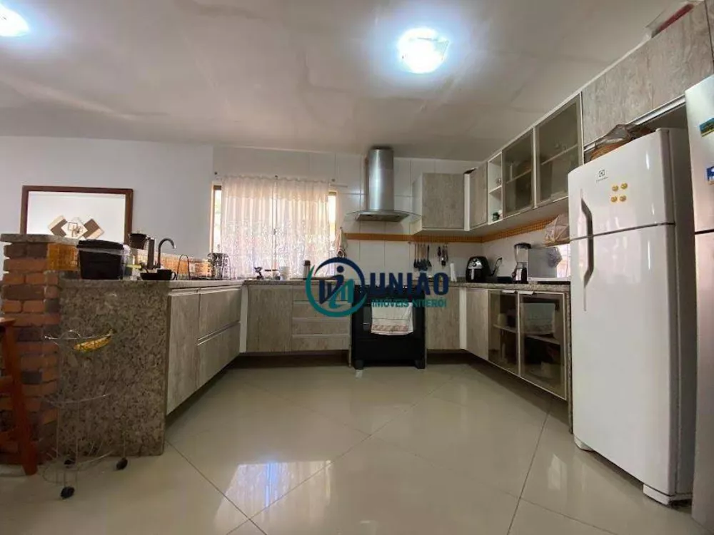 Casa, 4 quartos, 240 m² - Foto 34