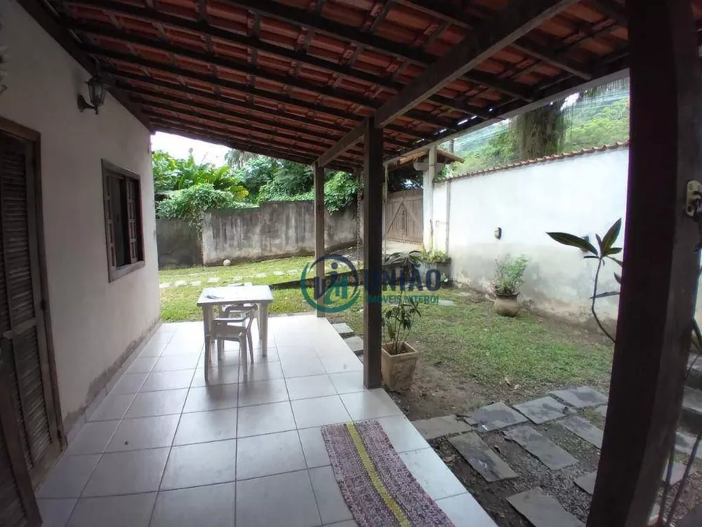 Casa à venda com 3 quartos, 110m² - Foto 4