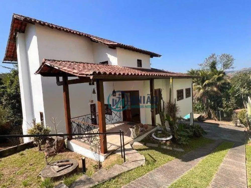 Casa à venda com 4 quartos, 320m² - Foto 2