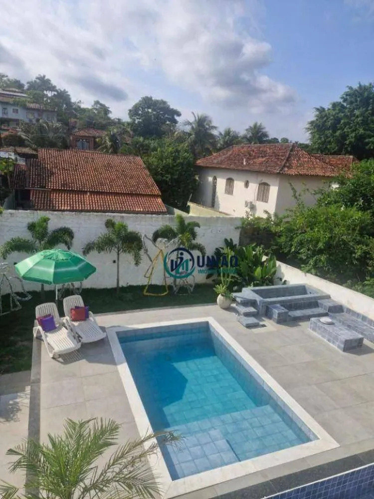 Casa, 5 quartos, 240 m² - Foto 1