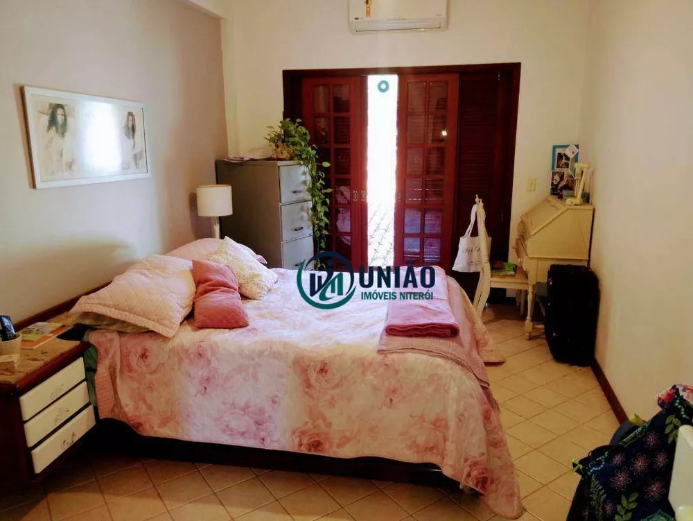 Casa, 4 quartos, 249 m² - Foto 9