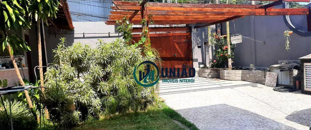 Casa, 5 quartos, 250 m² - Foto 1