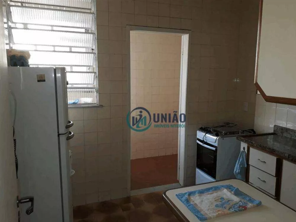 Apartamento à venda com 2 quartos, 70m² - Foto 4