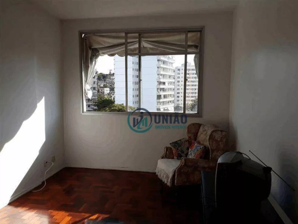 Apartamento à venda com 2 quartos, 70m² - Foto 1