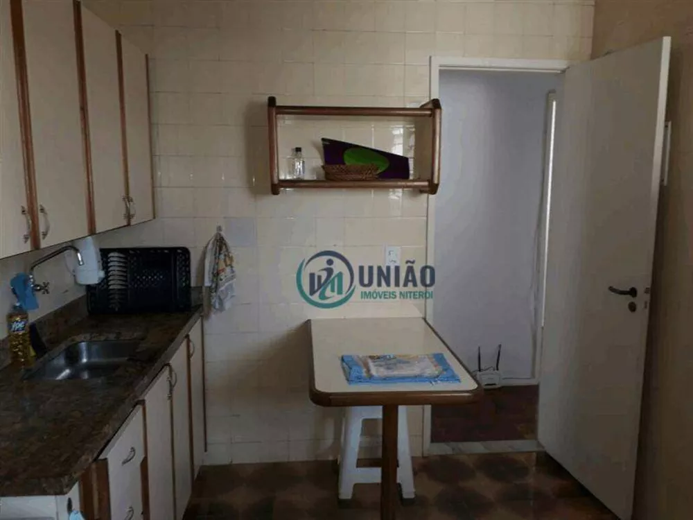 Apartamento à venda com 2 quartos, 70m² - Foto 3