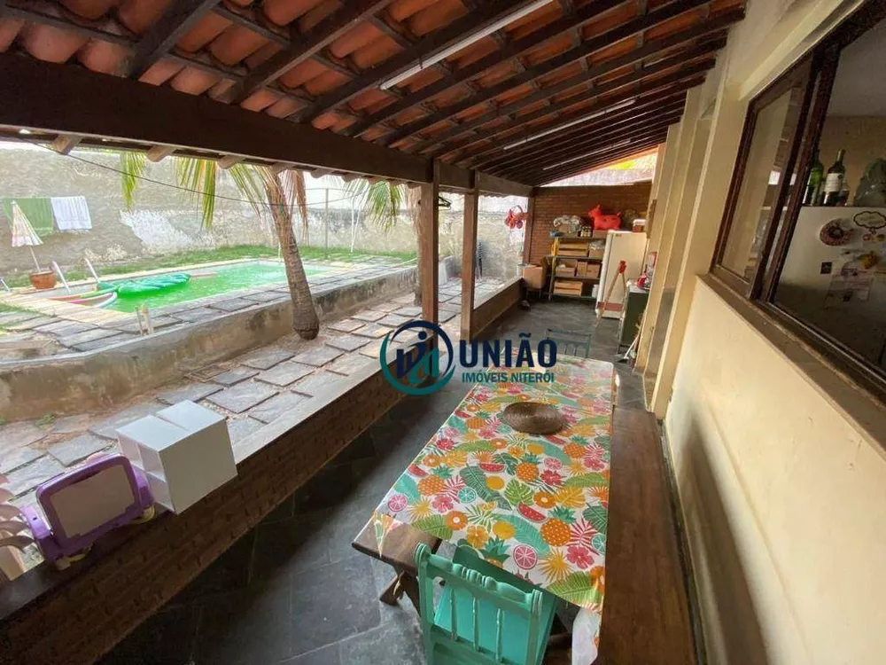Casa, 4 quartos, 260 m² - Foto 1