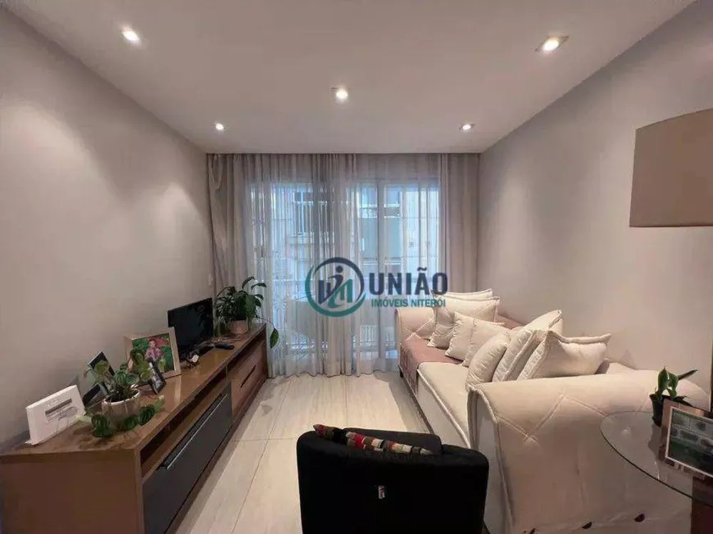 Apartamento à venda com 3 quartos, 105m² - Foto 2