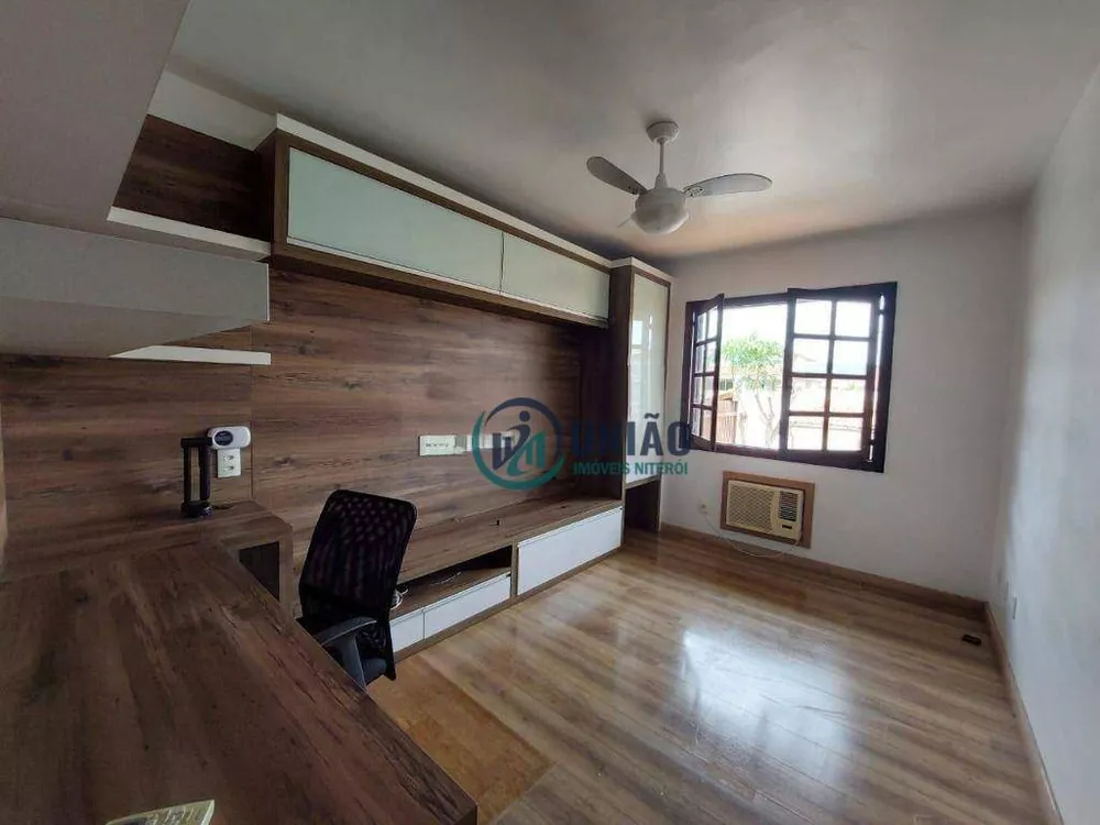 Casa à venda com 4 quartos, 361m² - Foto 14