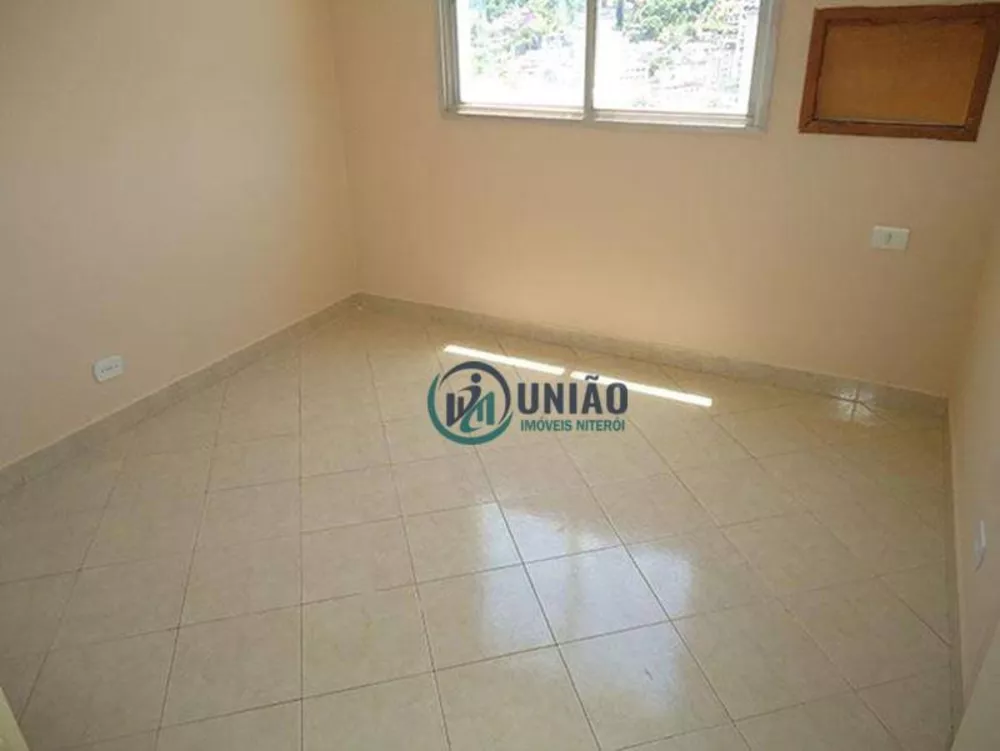 Apartamento à venda com 2 quartos, 70m² - Foto 2