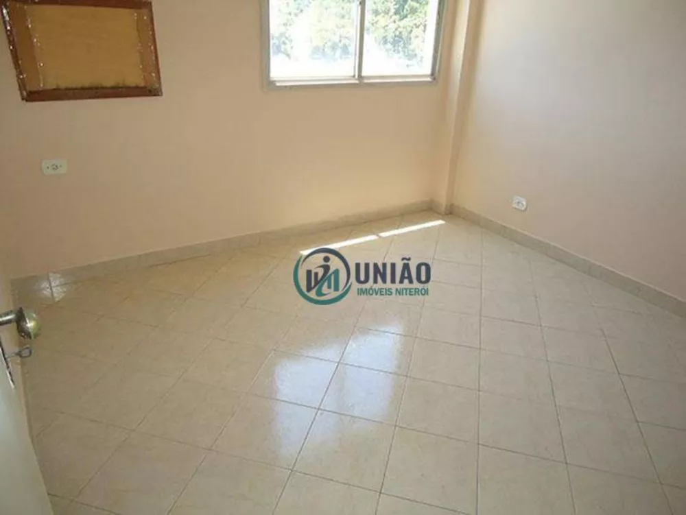 Apartamento à venda com 2 quartos, 70m² - Foto 4