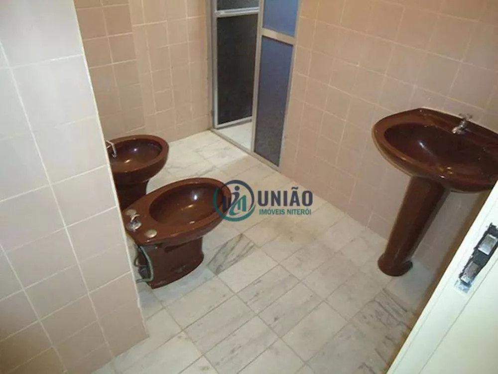 Apartamento à venda com 2 quartos, 70m² - Foto 3