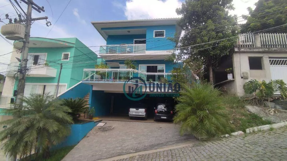 Casa de Condomínio à venda com 3 quartos, 240m² - Foto 3