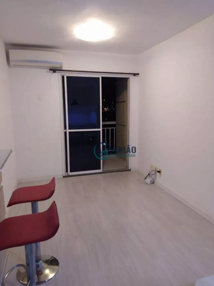 Apartamento à venda com 2 quartos, 60m² - Foto 3