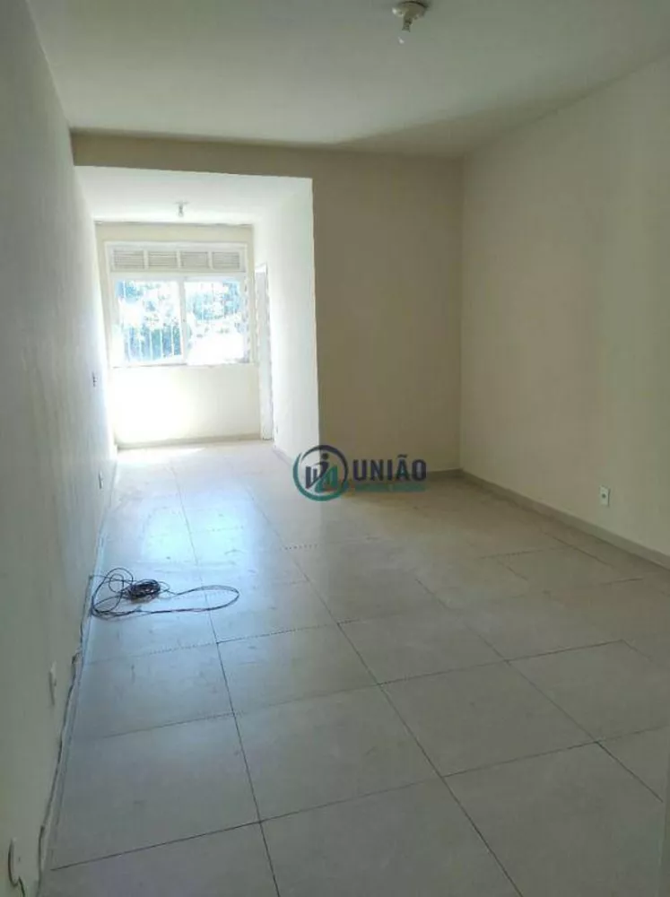 Apartamento à venda com 2 quartos, 90m² - Foto 2