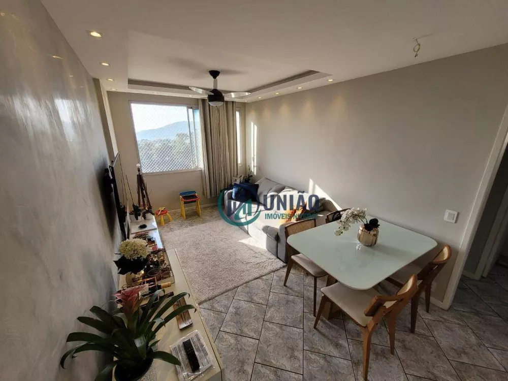 Apartamento à venda com 2 quartos, 70m² - Foto 3