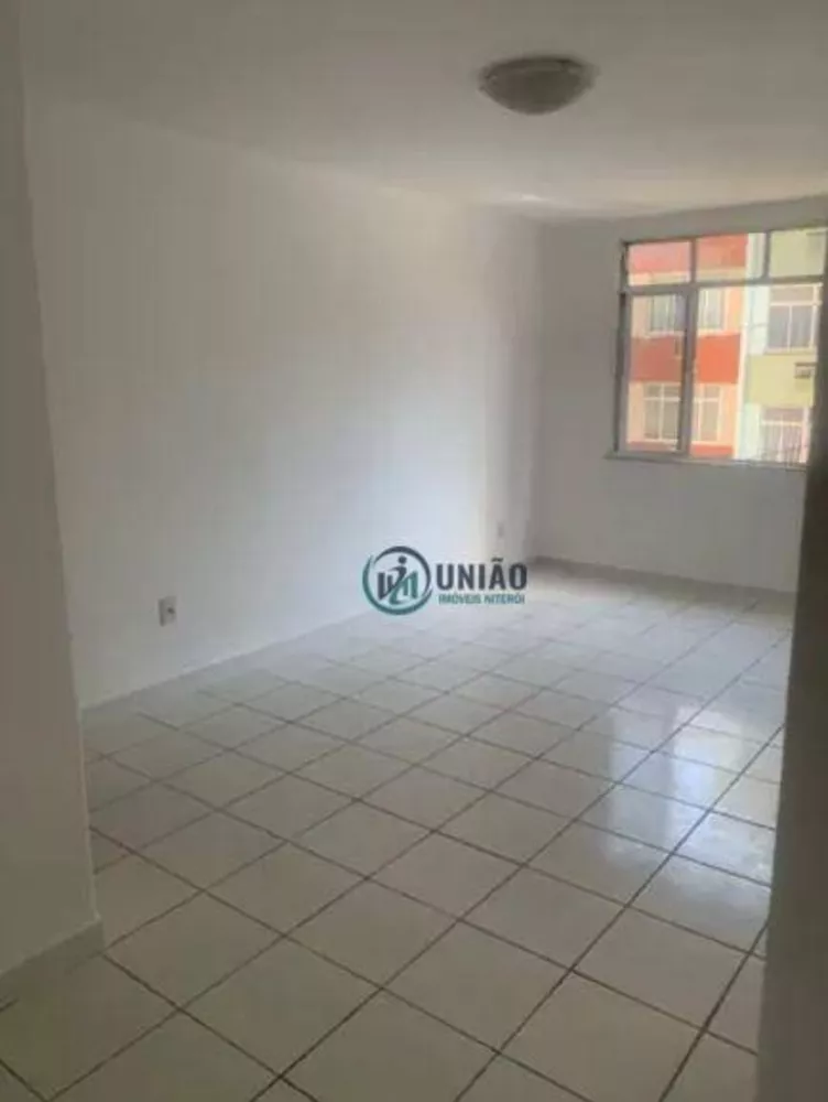 Apartamento à venda com 3 quartos, 100m² - Foto 1