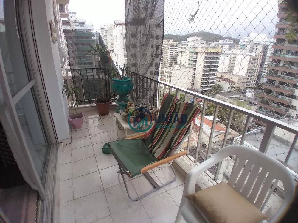 Apartamento à venda com 3 quartos, 140m² - Foto 2