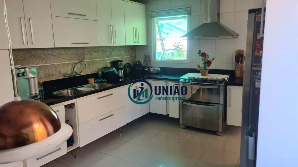 Casa, 3 quartos, 242 m² - Foto 9