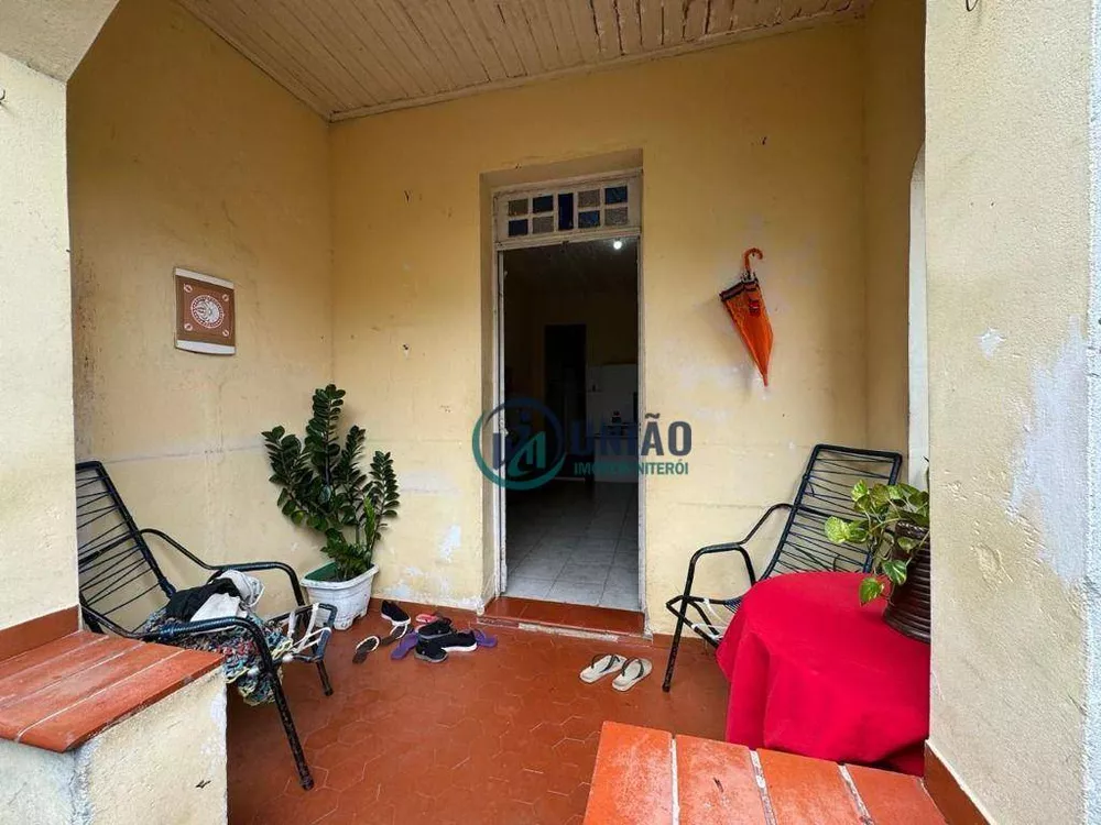 Casa à venda com 2 quartos, 80m² - Foto 1