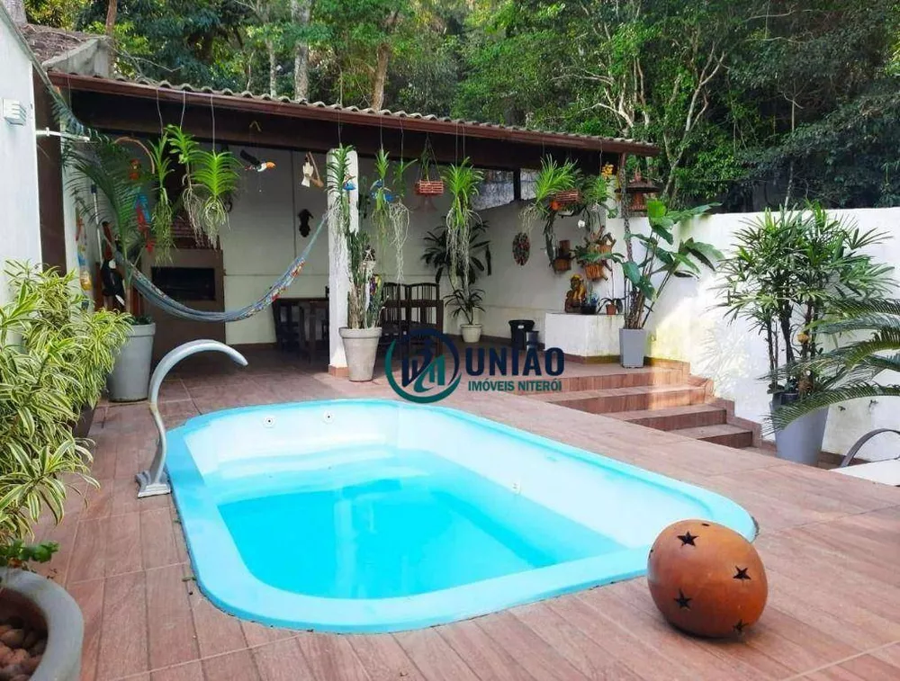 Casa, 4 quartos, 140 m² - Foto 1