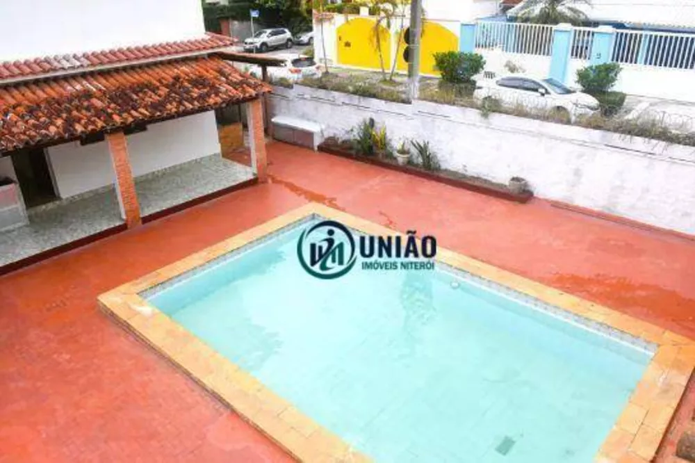 Casa, 5 quartos, 220 m² - Foto 1