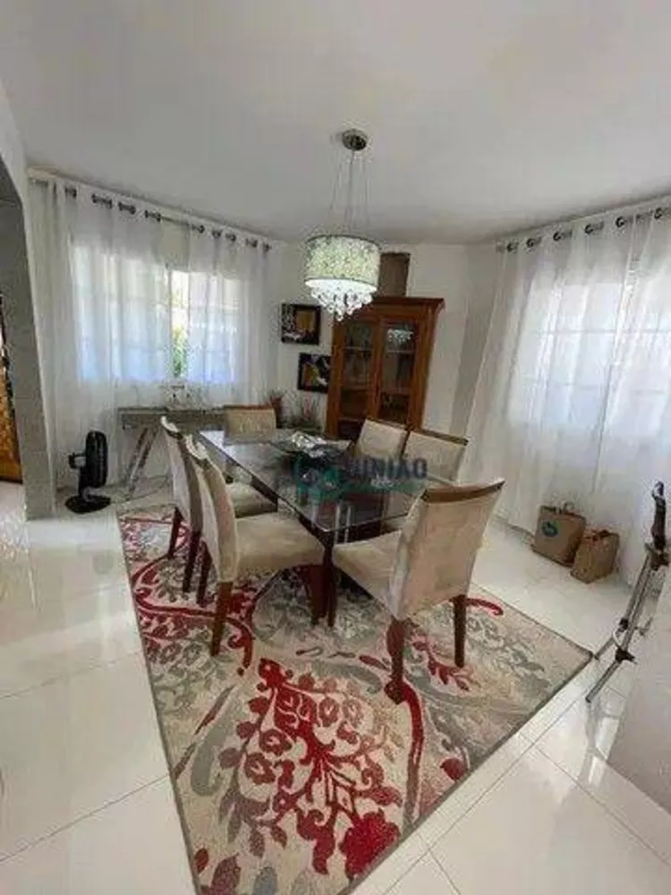 Casa à venda com 4 quartos, 180m² - Foto 4