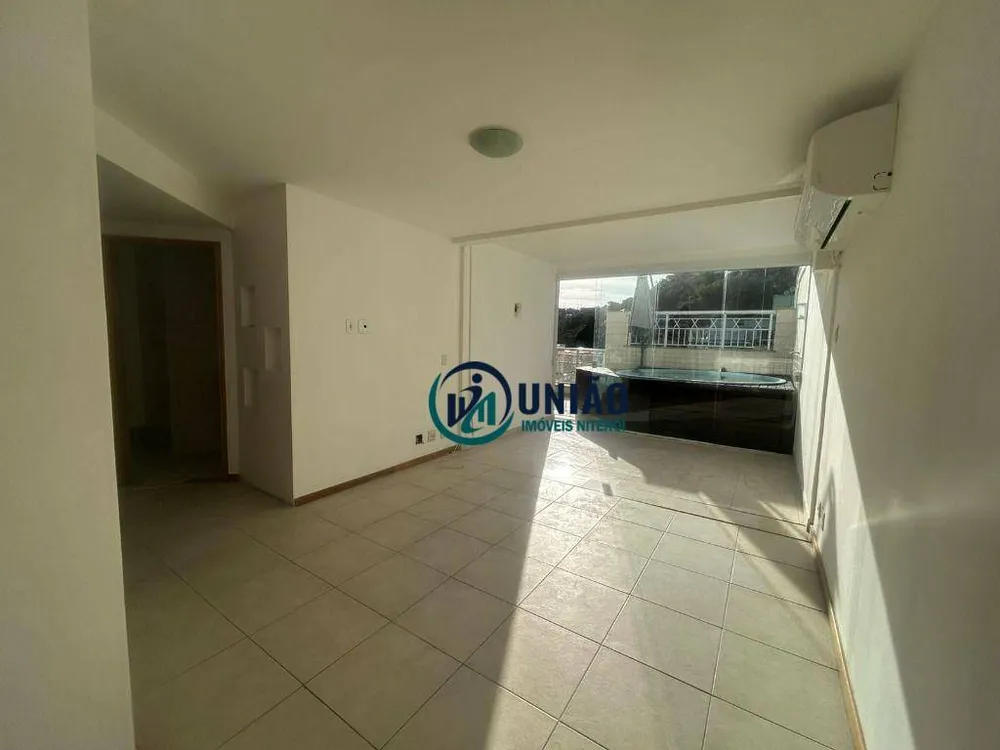 Cobertura, 3 quartos, 216 m² - Foto 2