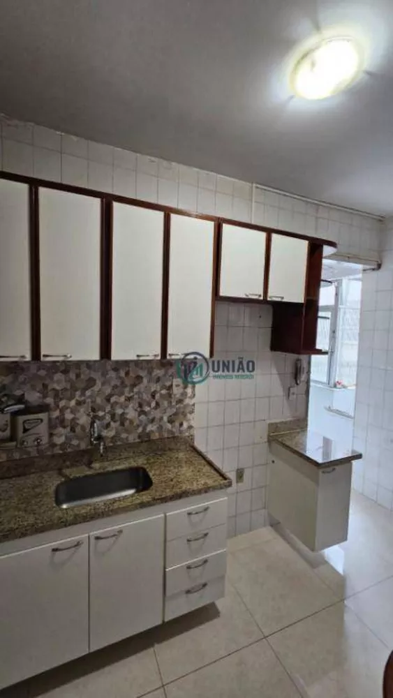 Apartamento à venda com 2 quartos, 72m² - Foto 4