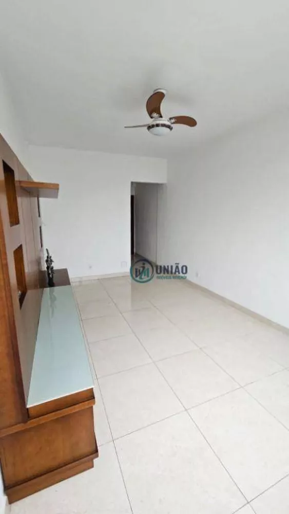 Apartamento à venda com 2 quartos, 72m² - Foto 2