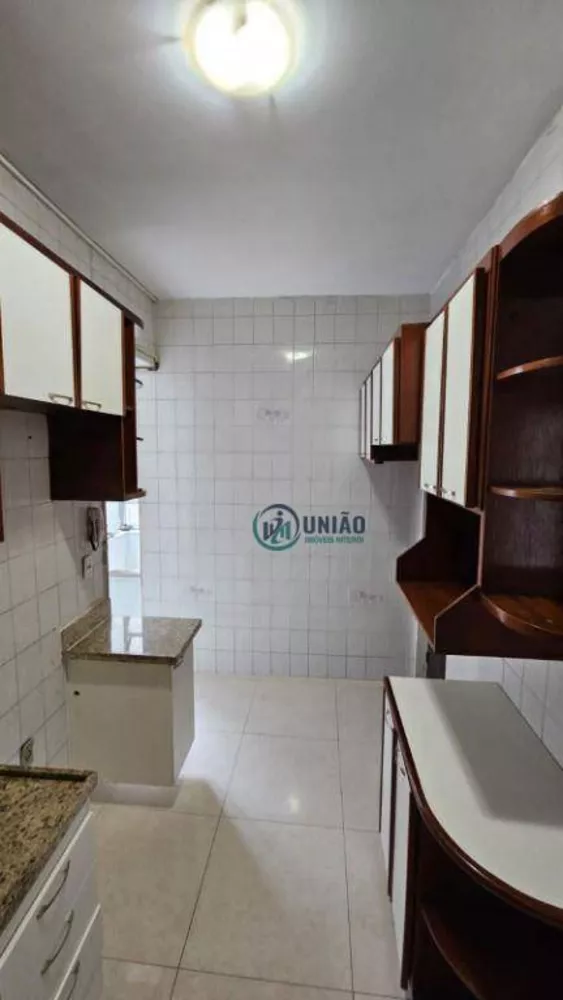 Apartamento à venda com 2 quartos, 72m² - Foto 3