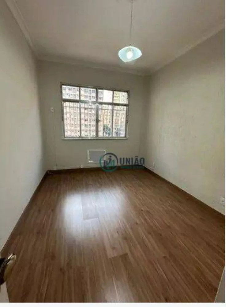 Apartamento à venda com 2 quartos, 65m² - Foto 3