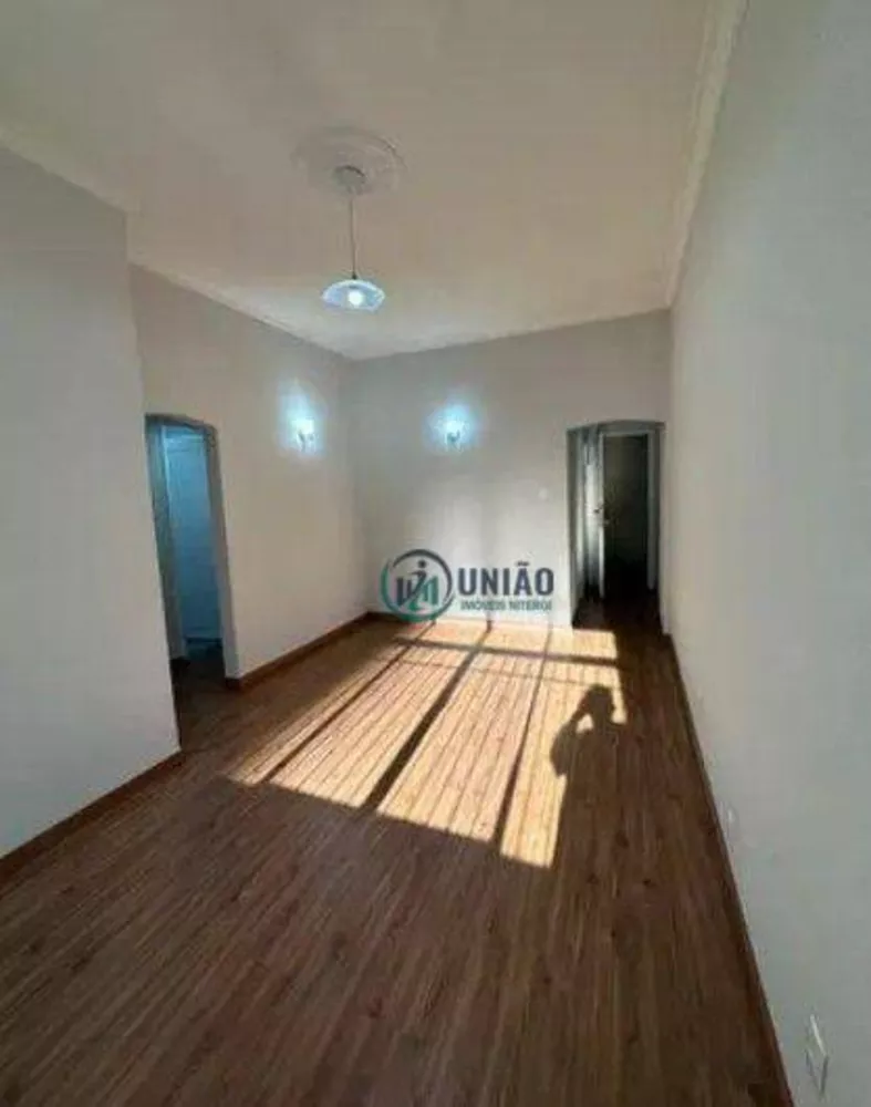 Apartamento à venda com 2 quartos, 65m² - Foto 1