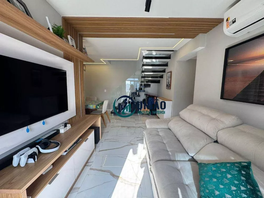 Cobertura, 3 quartos, 205 m² - Foto 1