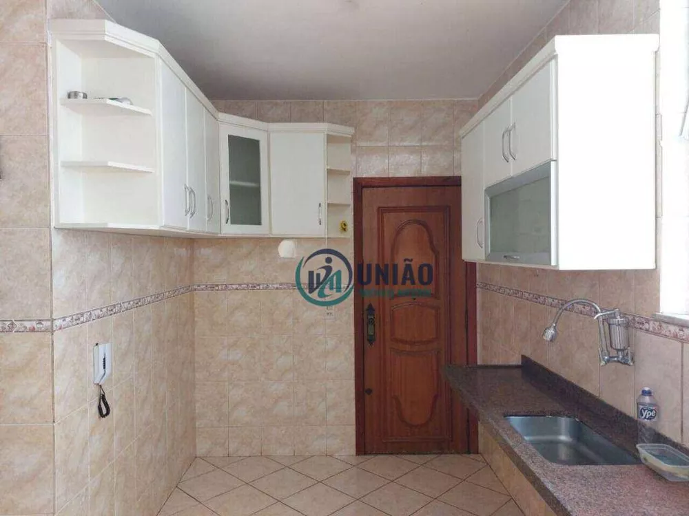 Apartamento à venda com 2 quartos, 70m² - Foto 1