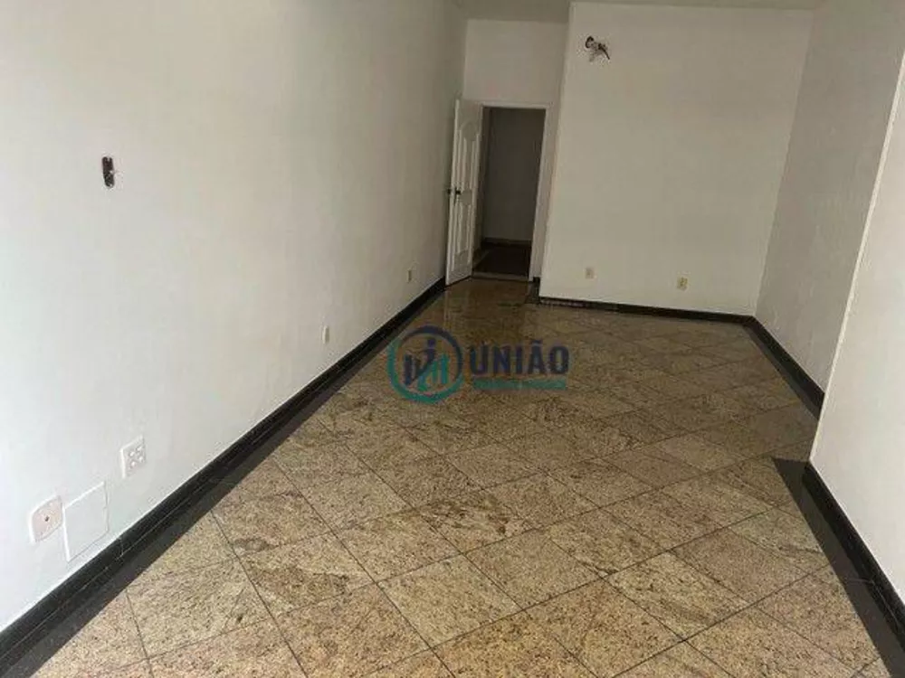 Apartamento à venda com 3 quartos, 132m² - Foto 2