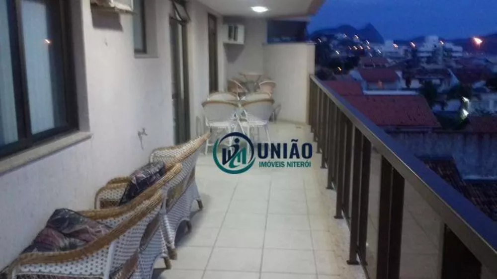 Cobertura, 3 quartos, 230 m² - Foto 3
