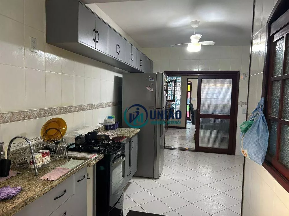 Casa, 3 quartos, 248 m² - Foto 32