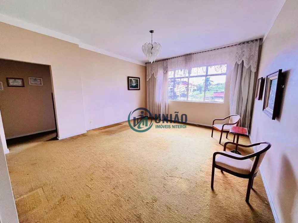 Casa à venda com 3 quartos, 327m² - Foto 1