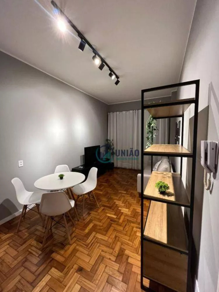 Apartamento à venda com 1 quarto, 50m² - Foto 2