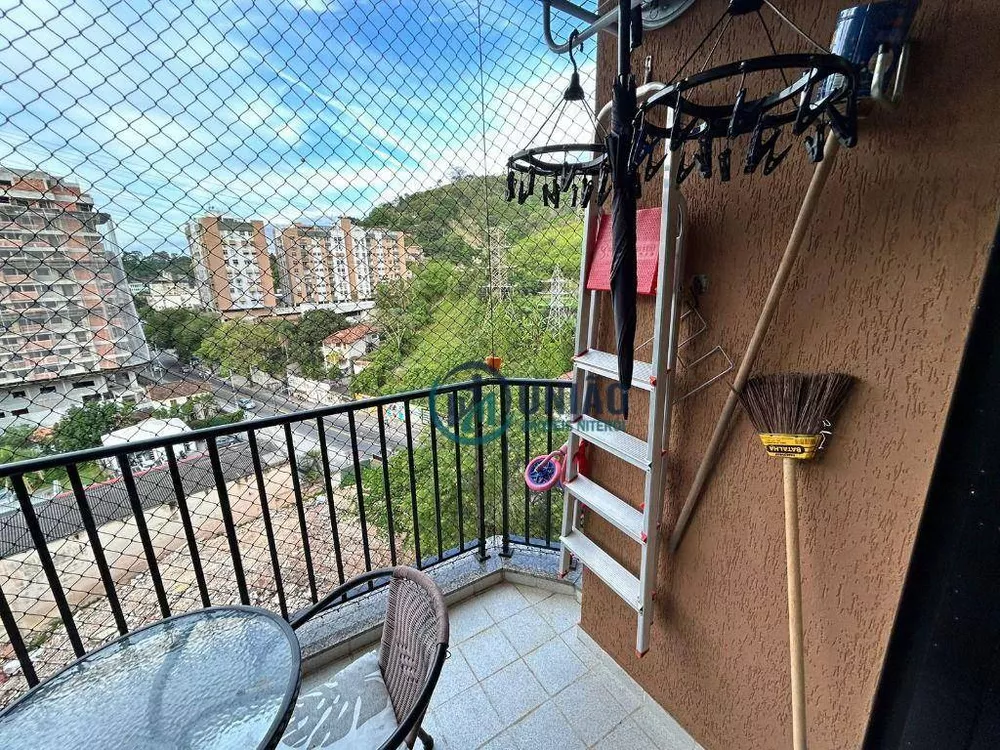 Apartamento à venda com 2 quartos, 70m² - Foto 2