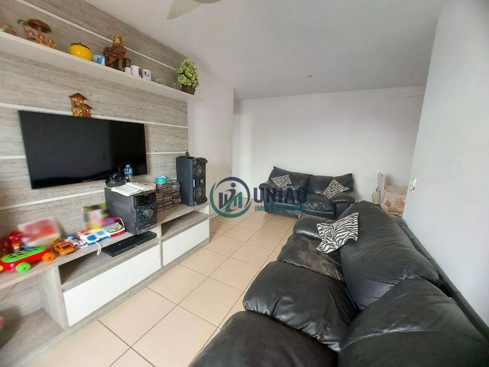 Apartamento à venda com 3 quartos, 75m² - Foto 2