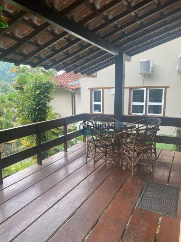 Casa de Condomínio à venda com 4 quartos, 378m² - Foto 2