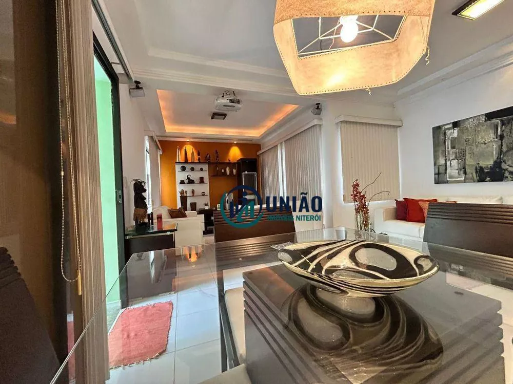 Casa, 6 quartos, 286 m² - Foto 2