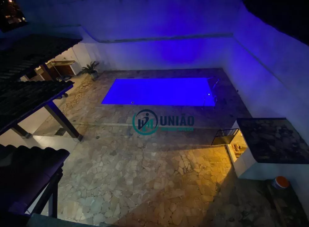 Casa, 5 quartos, 272 m² - Foto 2