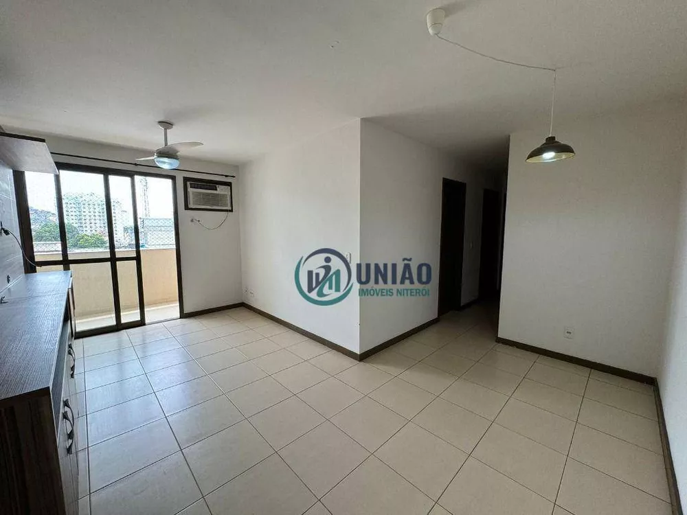 Apartamento à venda com 3 quartos, 75m² - Foto 1