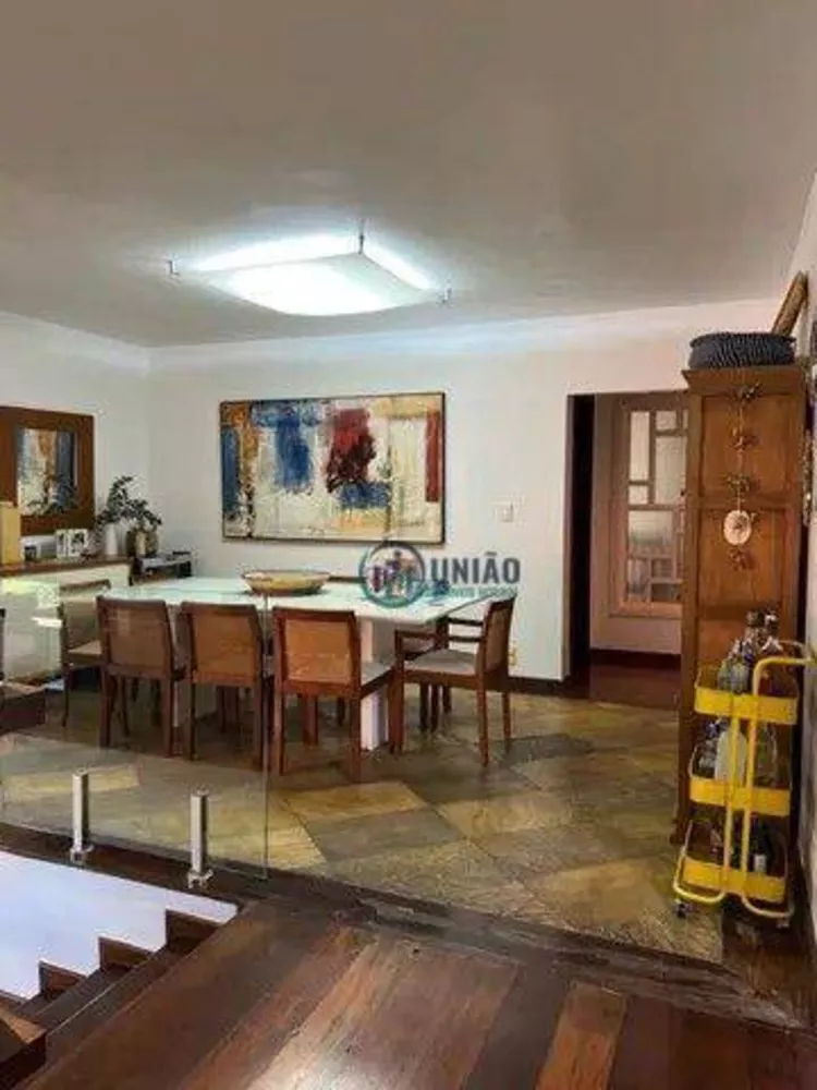 Casa de Condomínio à venda com 3 quartos, 355m² - Foto 4