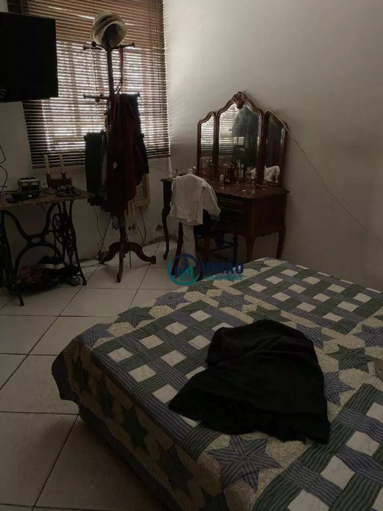 Casa, 5 quartos, 200 m² - Foto 1