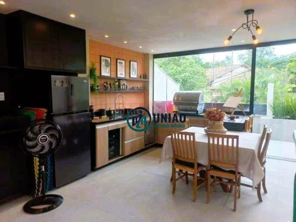 Casa, 3 quartos, 247 m² - Foto 1