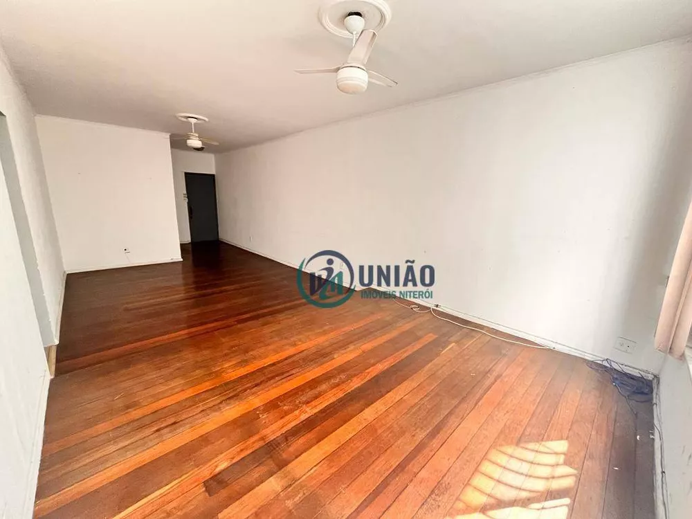 Apartamento à venda com 3 quartos, 125m² - Foto 1